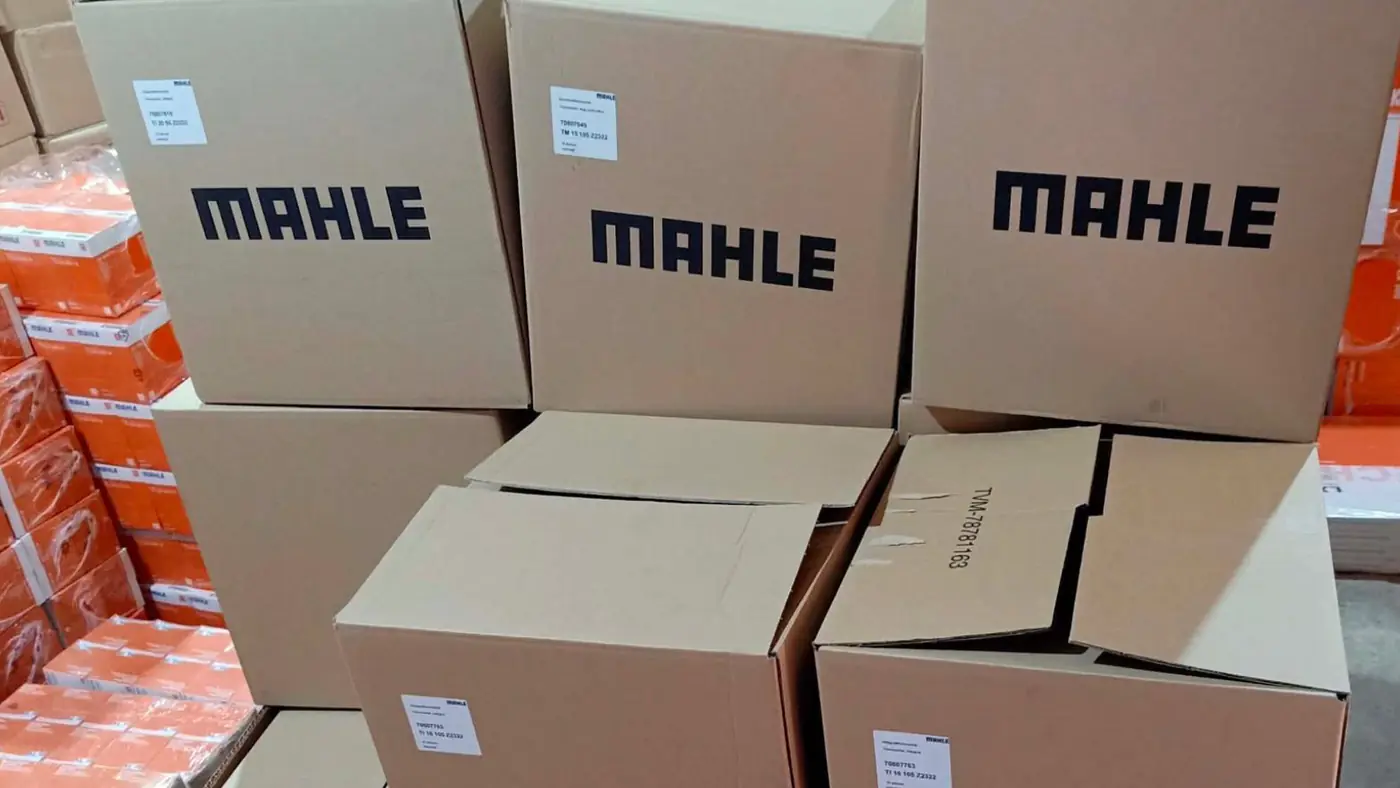 Mahle Kartons im Lager